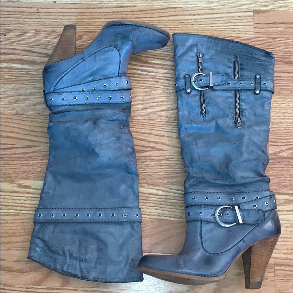 Knee boots